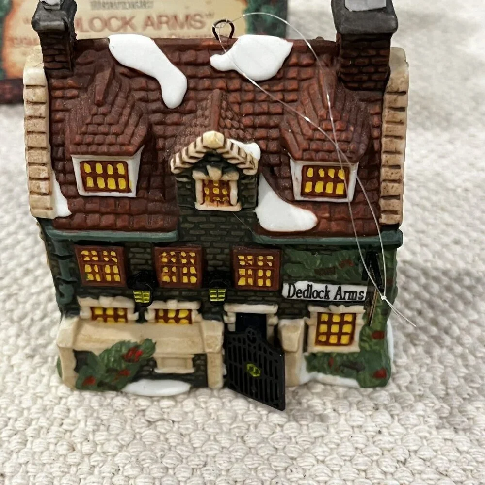 Dept 56 Charles Dickens Heritage Dedlock Arms 1994 Collectors Ornament in Box